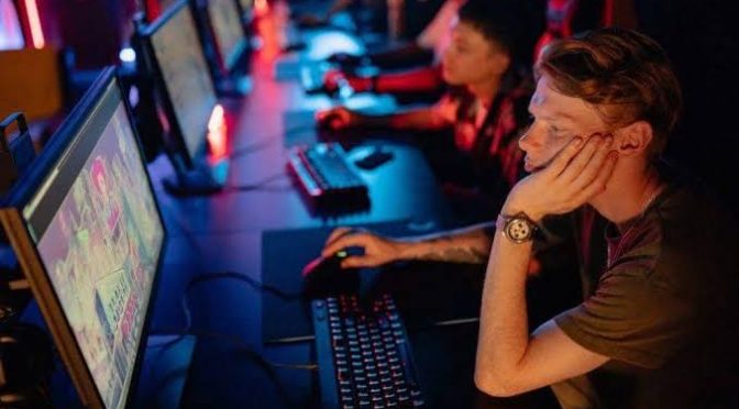 Epidemi ‘Virtual Burnout’: Saat Gamer Profesional Jakarta Mulai Mengandalkan AI Digital Twin untuk Menggantikan Sesi Grind Game Online
